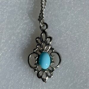 Vintage Faux Turquoise Pendant Silver 18” Necklace & Clip Earrings Set